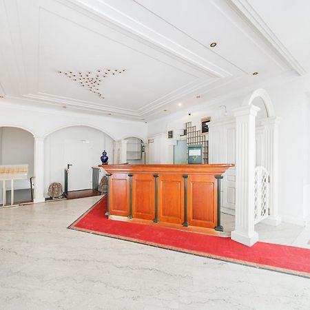 Self-Check-In Hotel Adlon Wenen Buitenkant foto