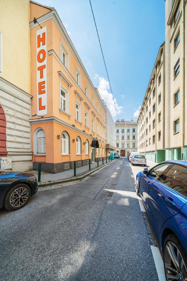 Self-Check-In Hotel Adlon Wenen Buitenkant foto