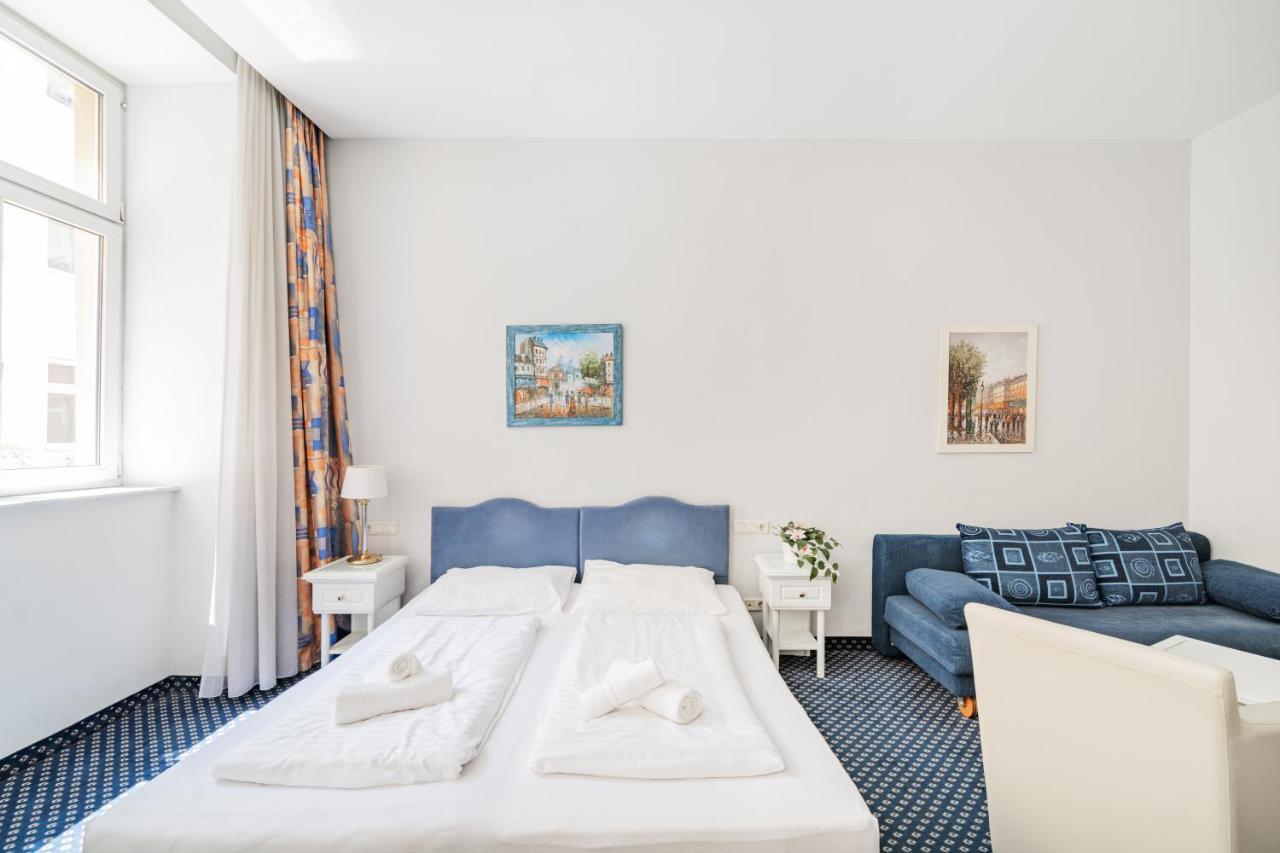 Self-Check-In Hotel Adlon Wenen Buitenkant foto