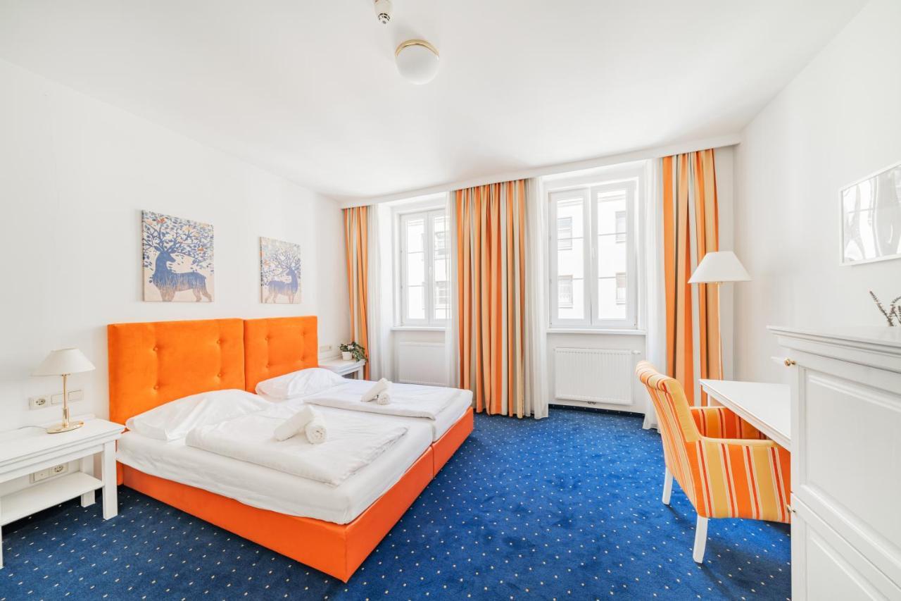 Self-Check-In Hotel Adlon Wenen Buitenkant foto