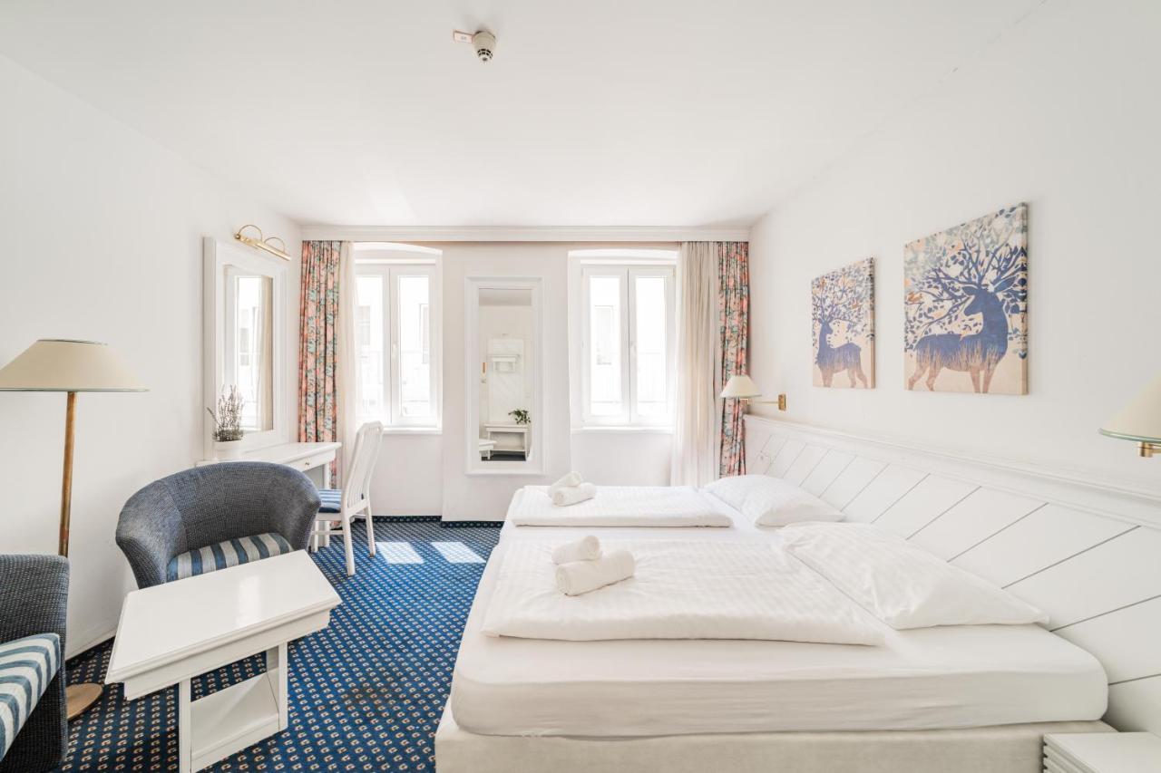 Self-Check-In Hotel Adlon Wenen Buitenkant foto