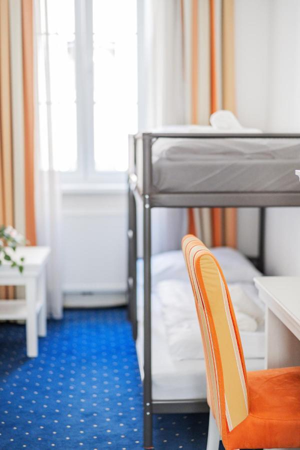 Self-Check-In Hotel Adlon Wenen Buitenkant foto