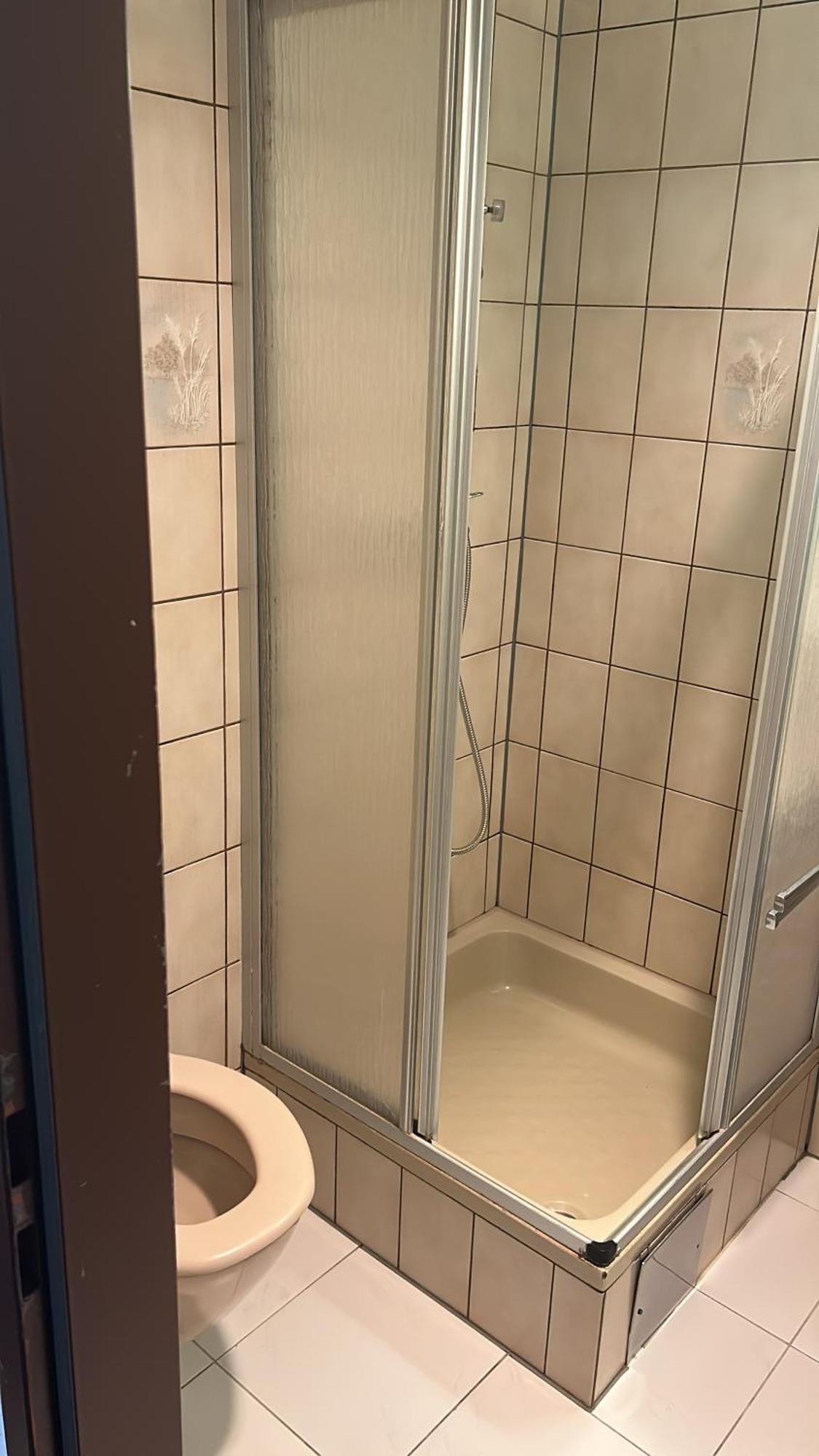 Self-Check-In Hotel Adlon Wenen Buitenkant foto