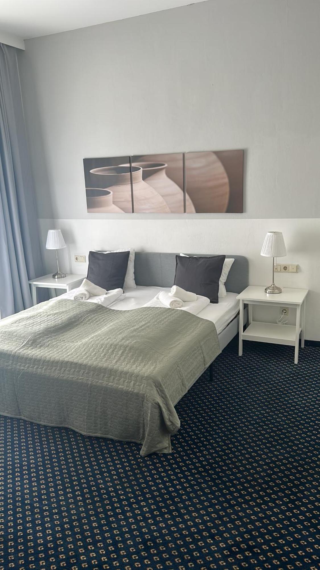 Self-Check-In Hotel Adlon Wenen Buitenkant foto