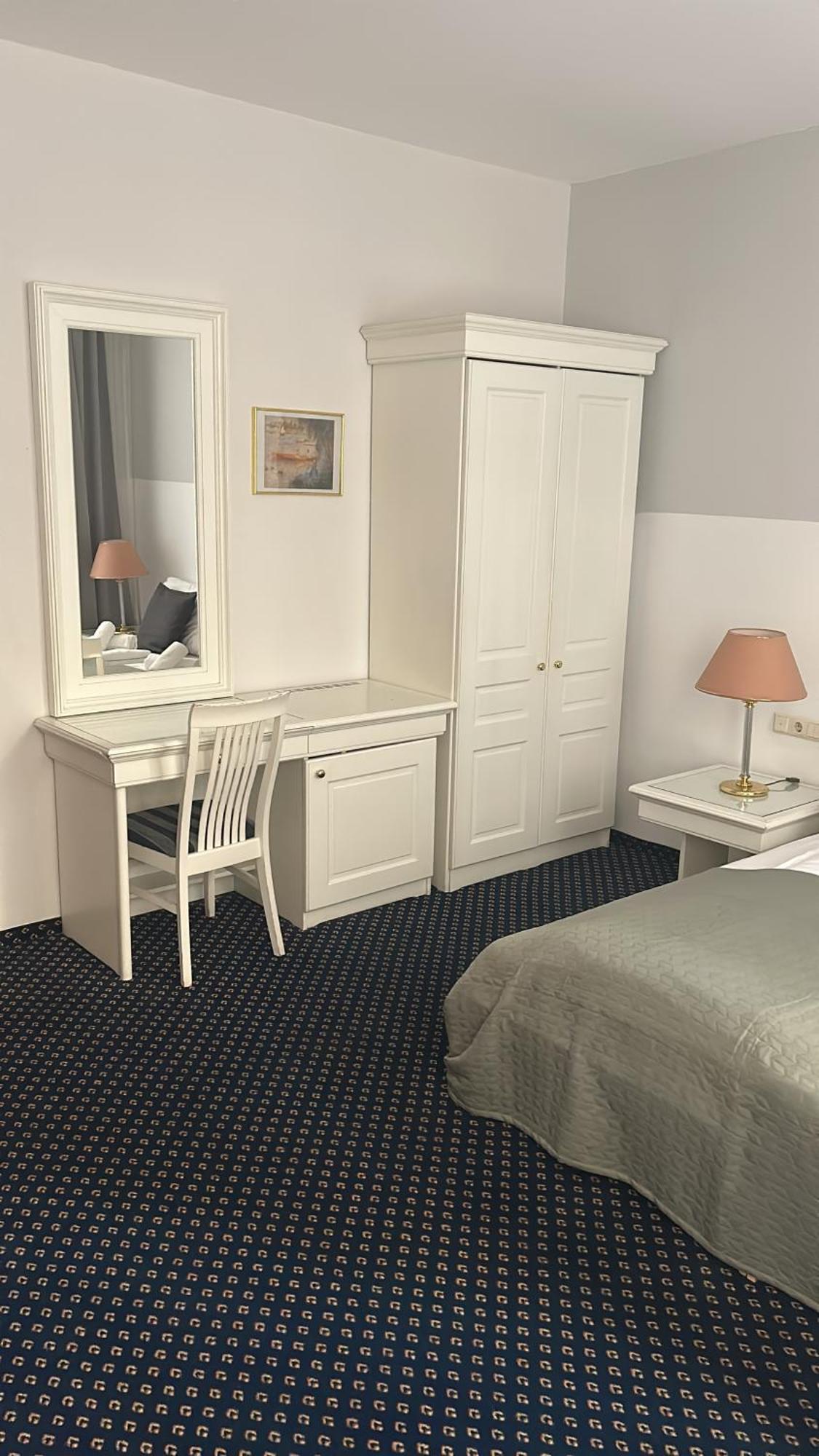 Self-Check-In Hotel Adlon Wenen Buitenkant foto