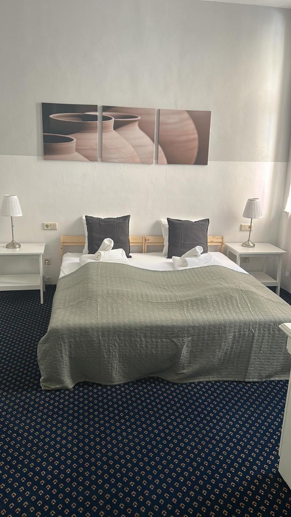 Self-Check-In Hotel Adlon Wenen Buitenkant foto